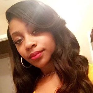 Meet your Posher, Ebony